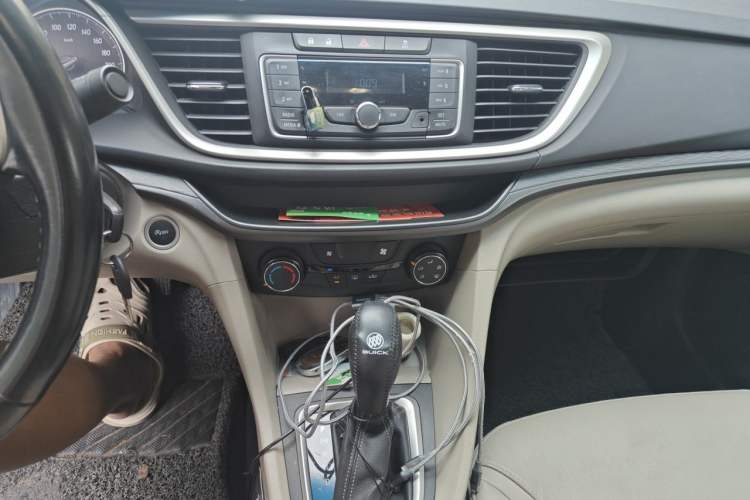 Used Buick GT 2018 15T Dual-Clutch Elite Model China V Standard Audio And AC Panel