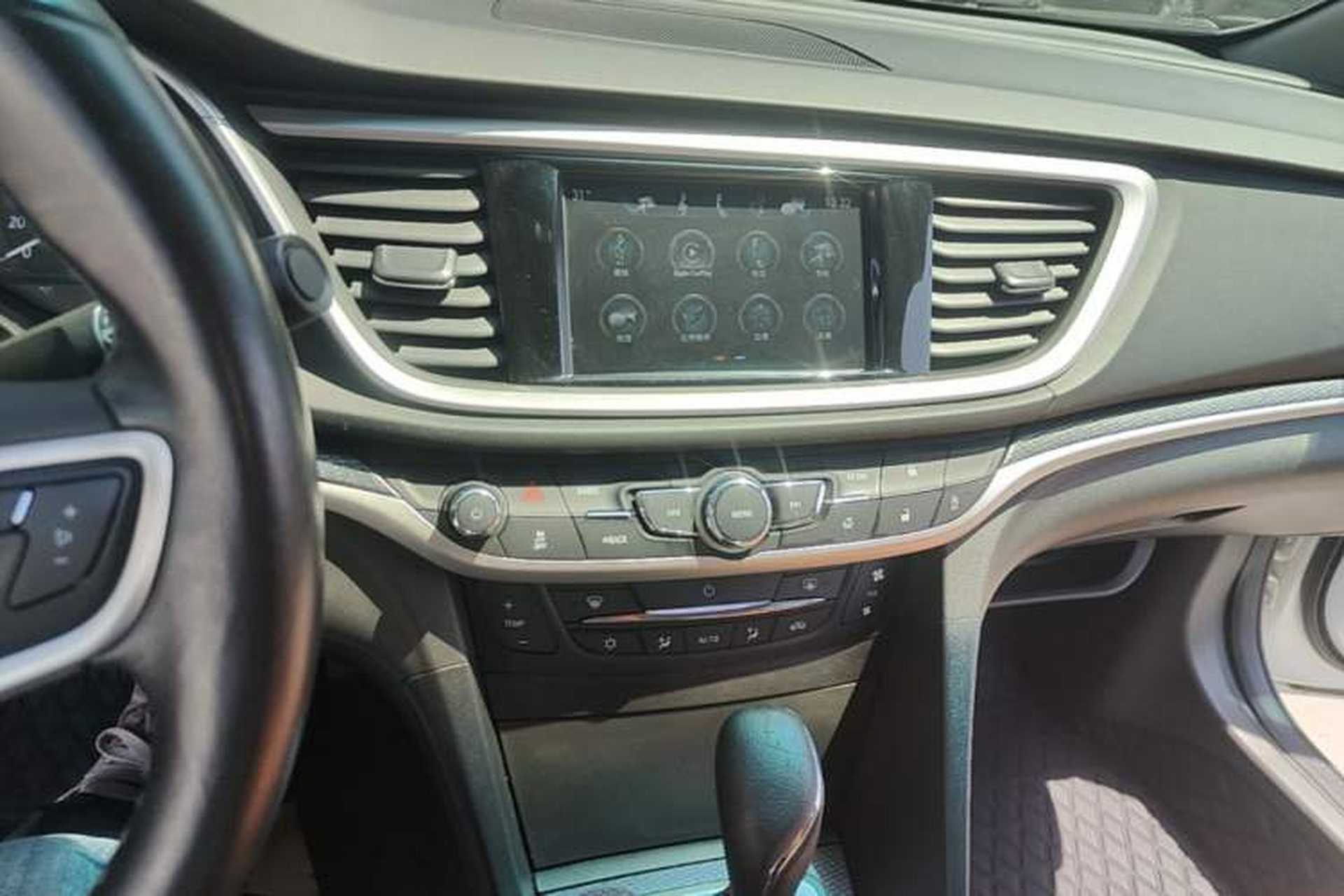 Used Buick GT 2018 18T Automatic Flagship Model Audio And AC Panel