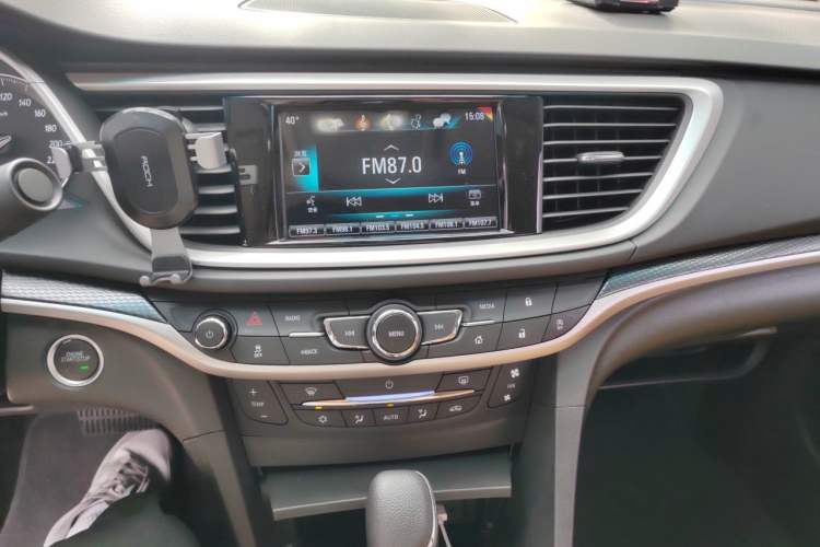 Used Buick GT 2018 18T Automatic Flagship Model Audio And AC Panel