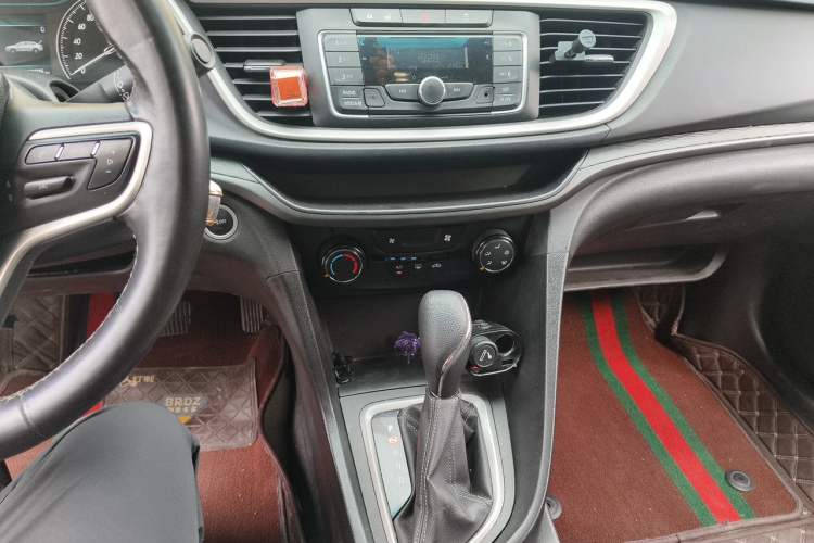 Used Buick GT 2018 18T Automatic Elite Model Audio And AC Panel