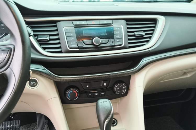 Used Buick GT 2018 15T Dual-Clutch Advanced Model China V Standard Audio And AC Panel