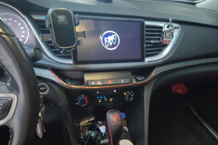 Used Buick GT 2018 18T Automatic Elite Model Audio And AC Panel