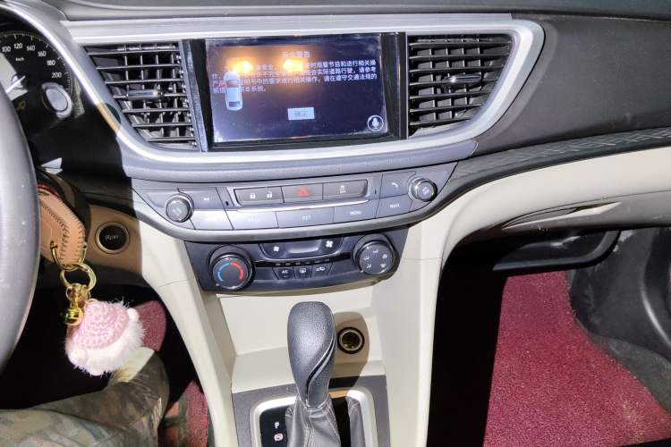 Used Buick GT 2018 15T Dual-Clutch Advanced Model China V Standard Audio And AC Panel