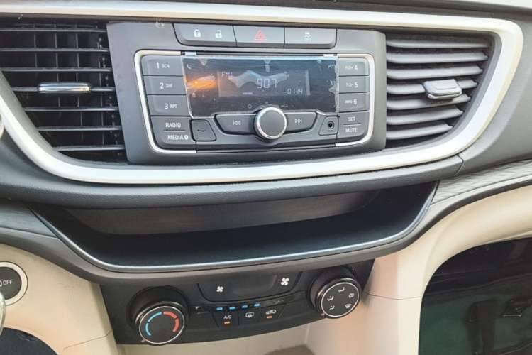 Used Buick GT 2018 15T Dual-Clutch Advanced Model China V Standard Audio And AC Panel