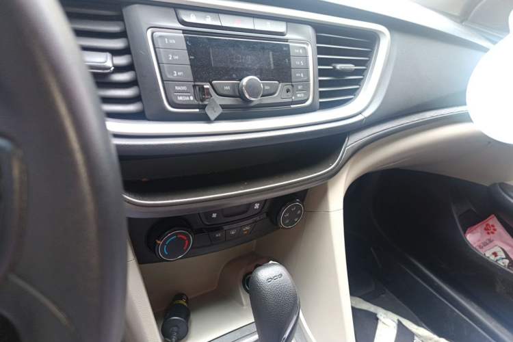 Used Buick GT 2018 15T Dual-Clutch Advanced Model China V Standard Audio And AC Panel
