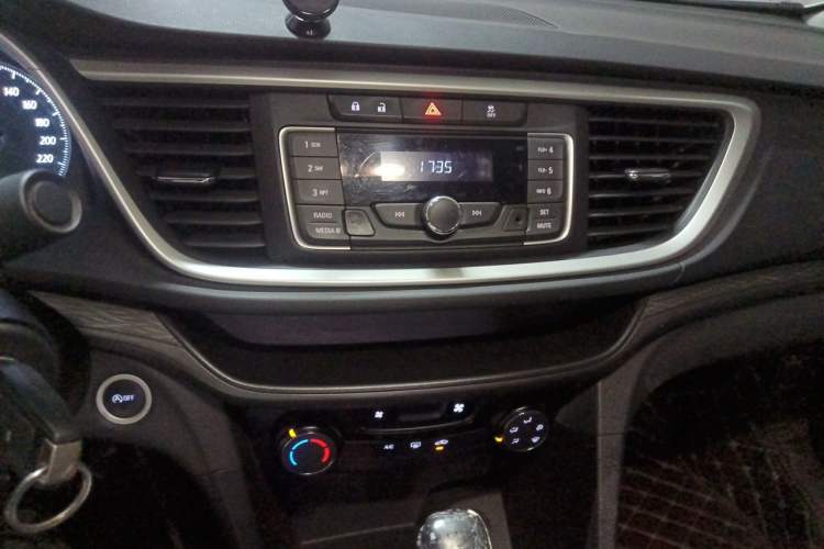 Used Buick GT 2018 18T Automatic Elite Model Audio And AC Panel