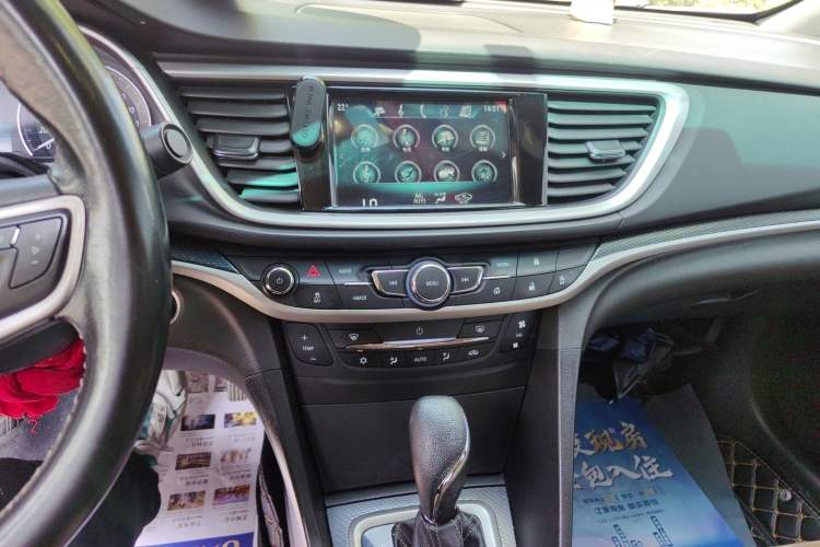 Used Buick GT 2018 18T Automatic Flagship Model Audio And AC Panel