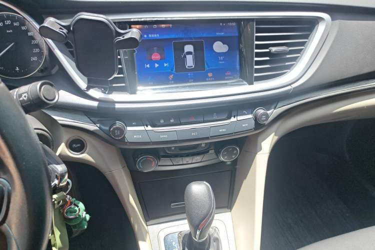 Used Buick GT 2018 15T Dual-Clutch Advanced Model China V Standard Audio And AC Panel