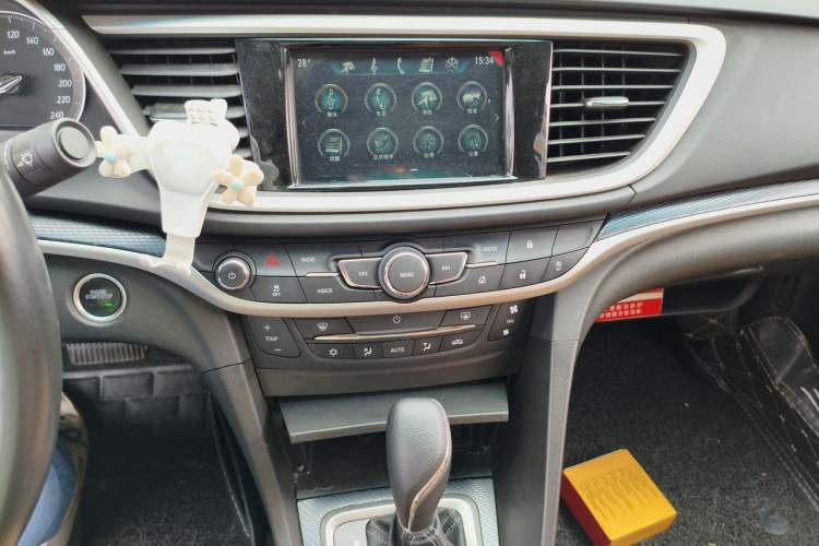Used Buick GT 2018 18T Automatic Flagship Model Audio And AC Panel