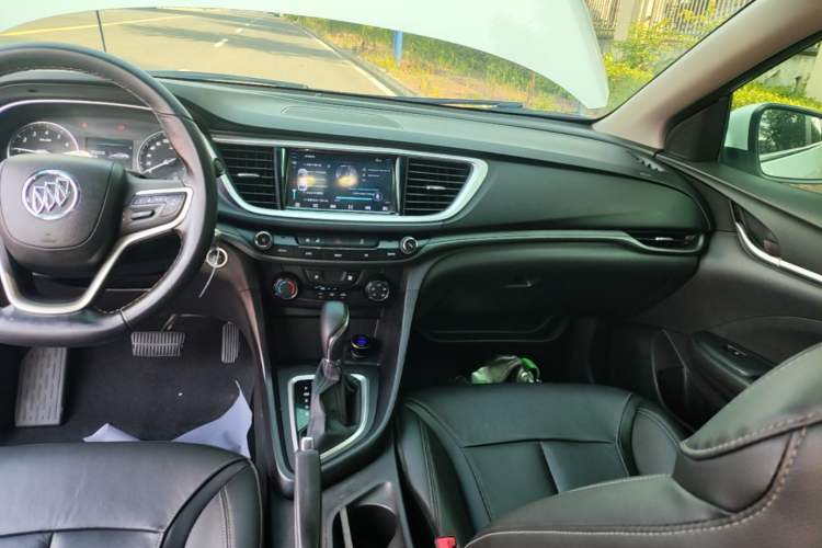 Used Buick GT 2018 18T Automatic Elite Model Audio And AC Panel