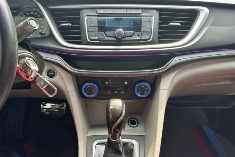 Used Buick GT 2018 15T Dual-Clutch Advanced Model China V Standard Audio And AC Panel