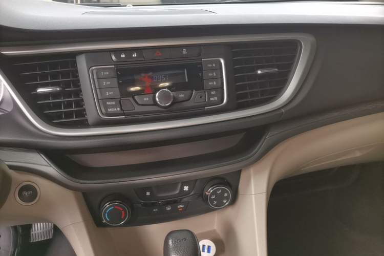 Used Buick GT 2018 15T Dual-Clutch Elite Model China V Standard Audio And AC Panel