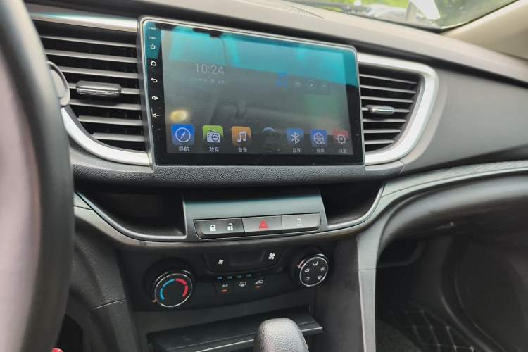 Used Buick GT 2018 18T Automatic Elite Model Audio And AC Panel