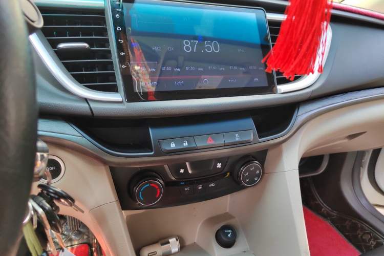 Used Buick GT 2018 15T Manual Elite Version China V Standard Audio And AC Panel