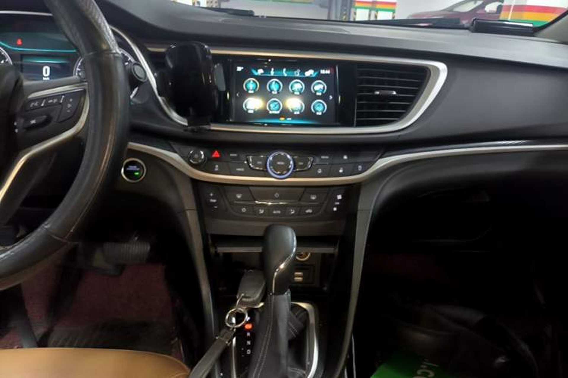 Used Buick GT 2018 18T Automatic Flagship Model Audio And AC Panel