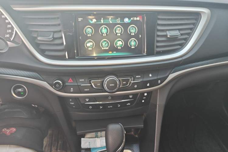 Used Buick GT 2018 18T Automatic Flagship Model Audio And AC Panel