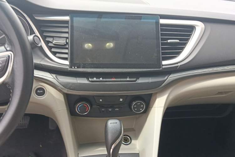 Used Buick GT 2018 15T Dual-Clutch Elite Model China V Standard Audio And AC Panel