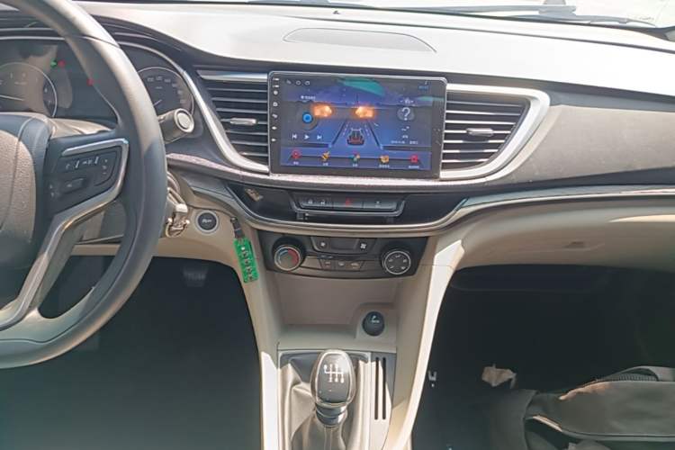 Used Buick GT 2018 15T Manual Entry-Level Version China V Standard Audio And AC Panel