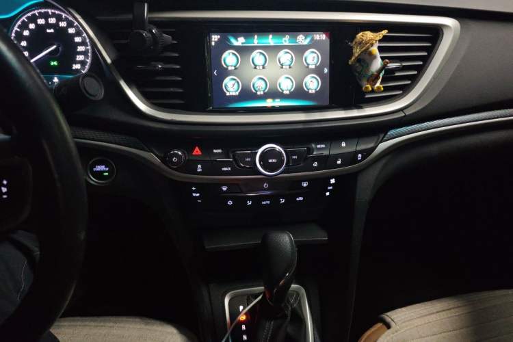 Used Buick GT 2018 18T Automatic Flagship Model Audio And AC Panel