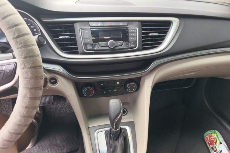 Used Buick GT 2018 15T Dual-Clutch Elite Model China V Standard Audio And AC Panel