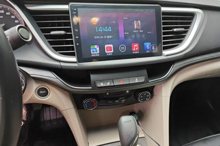 Used Buick GT 2018 15T Dual-Clutch Elite Model China V Standard Audio And AC Panel