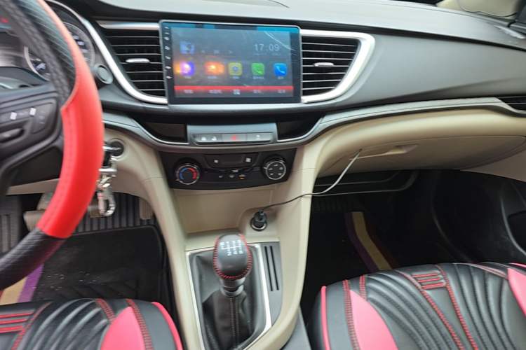 Used Buick GT 2018 15T Manual Entry-Level Version China V Standard Audio And AC Panel