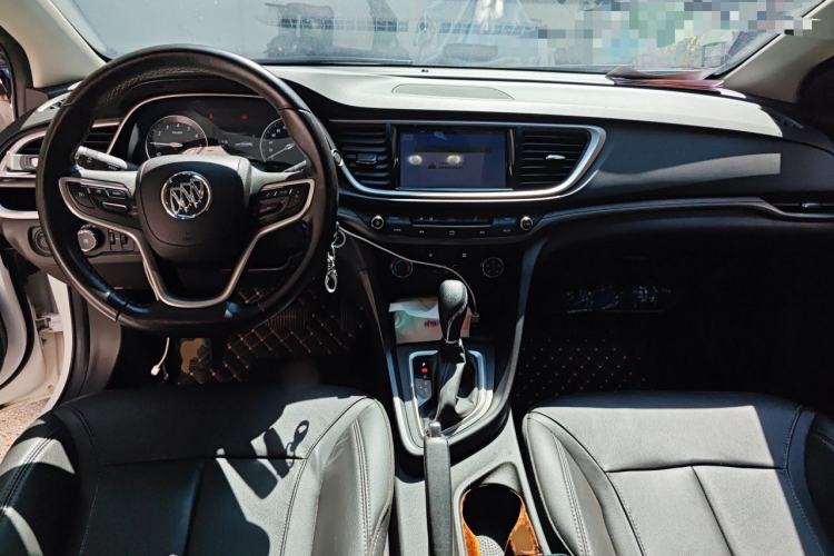 Used Buick GT 2018 18T Automatic Elite Model Center Console