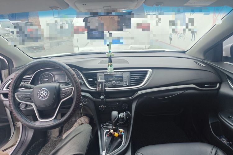 Used Buick GT 2018 18T Automatic Elite Model Center Console