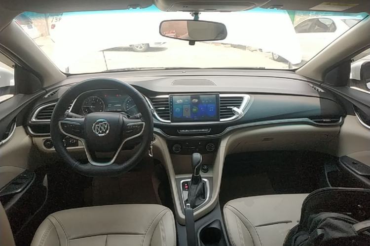 Used Buick GT 2018 15T Dual-Clutch Elite Model China V Standard Center Console