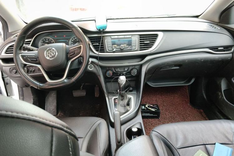 Used Buick GT 2018 18T Automatic Elite Model Center Console