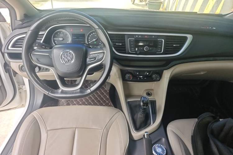 Used Buick GT 2018 15T Manual Elite Version China V Standard Center Console