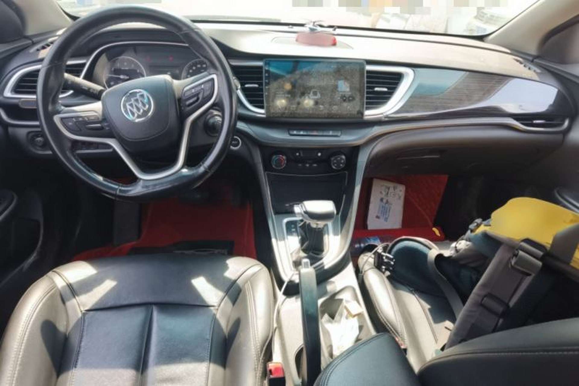 Used Buick GT 2018 18T Automatic Elite Model Center Console