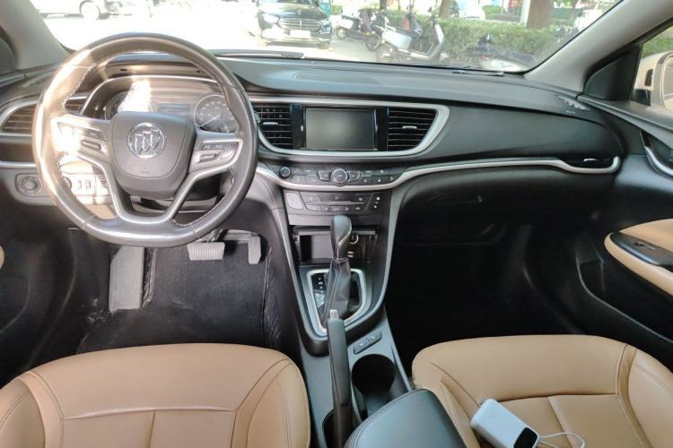 Used Buick GT 2018 18T Automatic Flagship Model Center Console