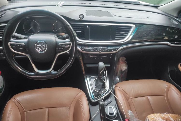 Used Buick GT 2018 18T Automatic Flagship Model Center Console
