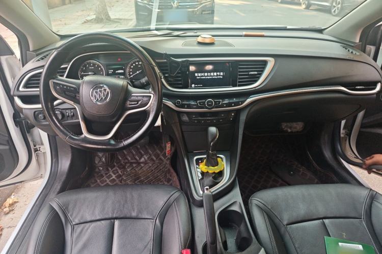 Used Buick GT 2018 18T Automatic Elite Model Center Console