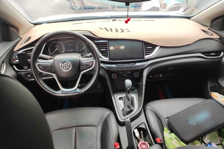 Used Buick GT 2018 18T Automatic Elite Model Center Console