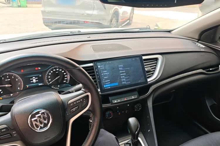 Used Buick GT 2018 18T Automatic Elite Model Center Console
