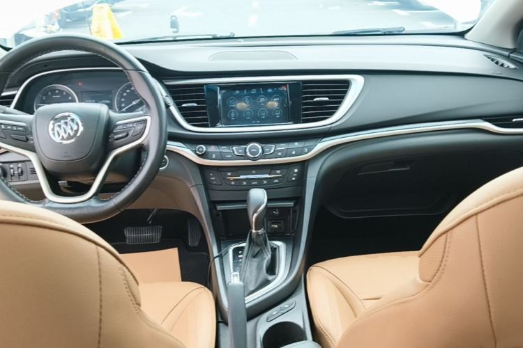 Used Buick GT 2018 18T Automatic Flagship Model Center Console