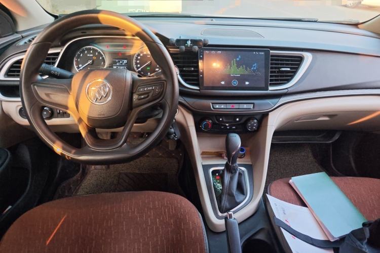 Used Buick GT 2018 15T Dual-Clutch Advanced Model China V Standard Center Console