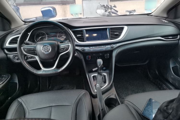 Used Buick GT 2018 18T Automatic Elite Model Center Console