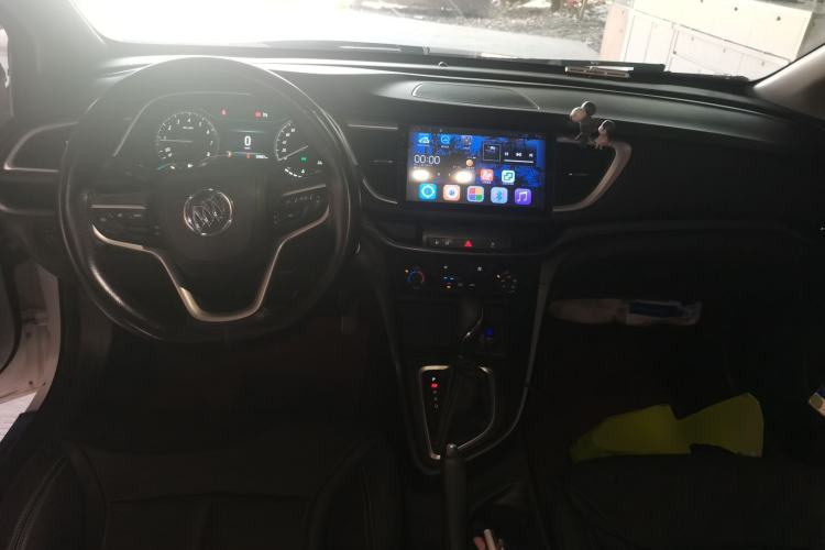 Used Buick GT 2018 18T Automatic Elite Model Center Console