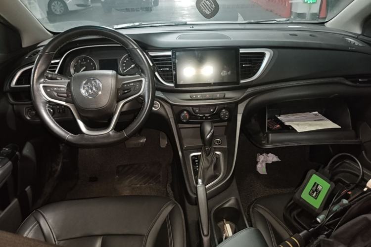 Used Buick GT 2018 18T Automatic Elite Model Center Console