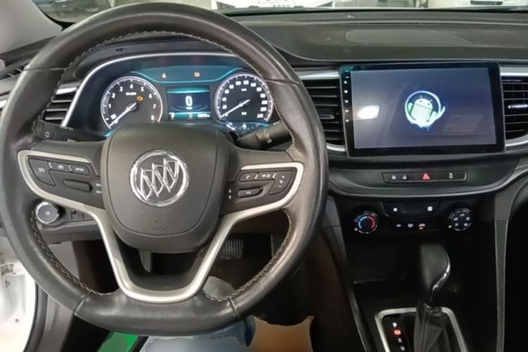 Used Buick GT 2018 18T Automatic Elite Model Center Console