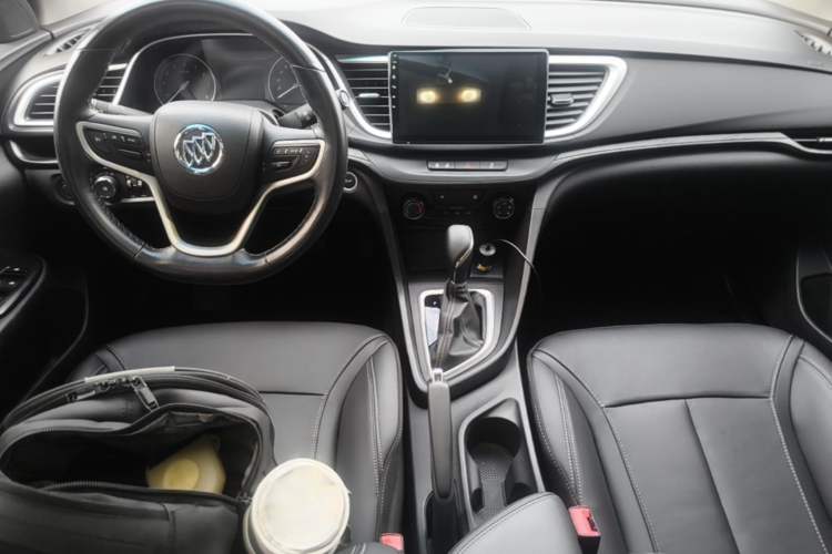 Used Buick GT 2018 18T Automatic Elite Model Center Console