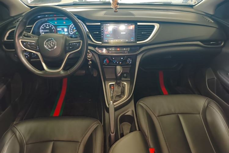 Used Buick GT 2018 18T Automatic Elite Model Center Console