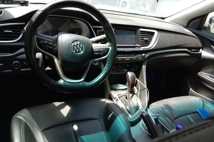 Used Buick GT 2018 18T Automatic Elite Model Center Console