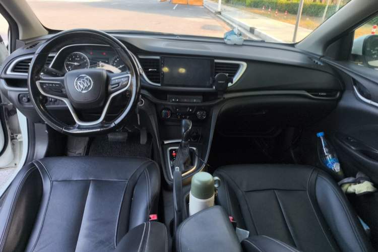 Used Buick GT 2018 18T Automatic Elite Model Center Console