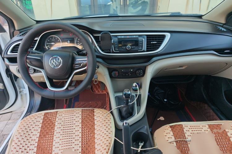 Used Buick GT 2018 15T Manual Elite Version China V Standard Center Console