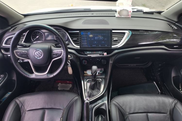 Used Buick GT 2018 18T Automatic Elite Model Center Console