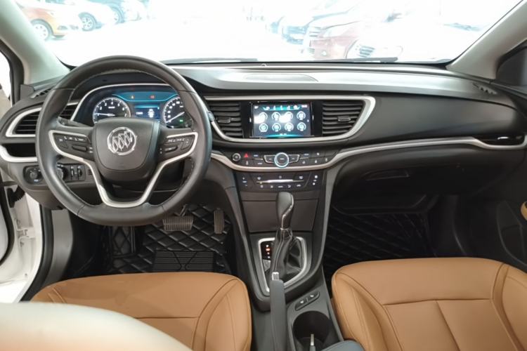 Used Buick GT 2018 18T Automatic Flagship Model Center Console